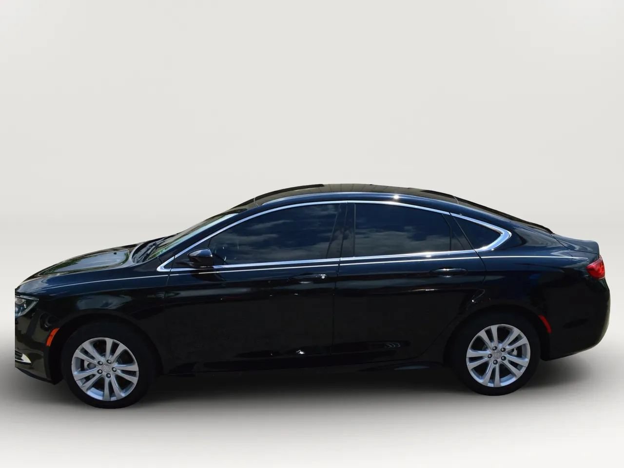 Used 2016 Chrysler 200 Limited FWD image 5