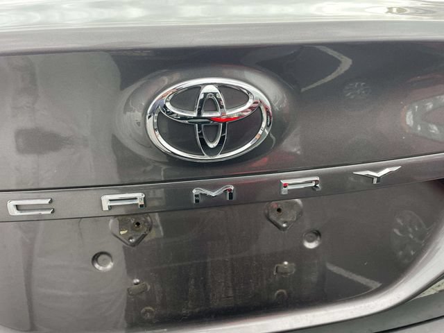 Used 2018 Toyota Camry XLE FWD image 11