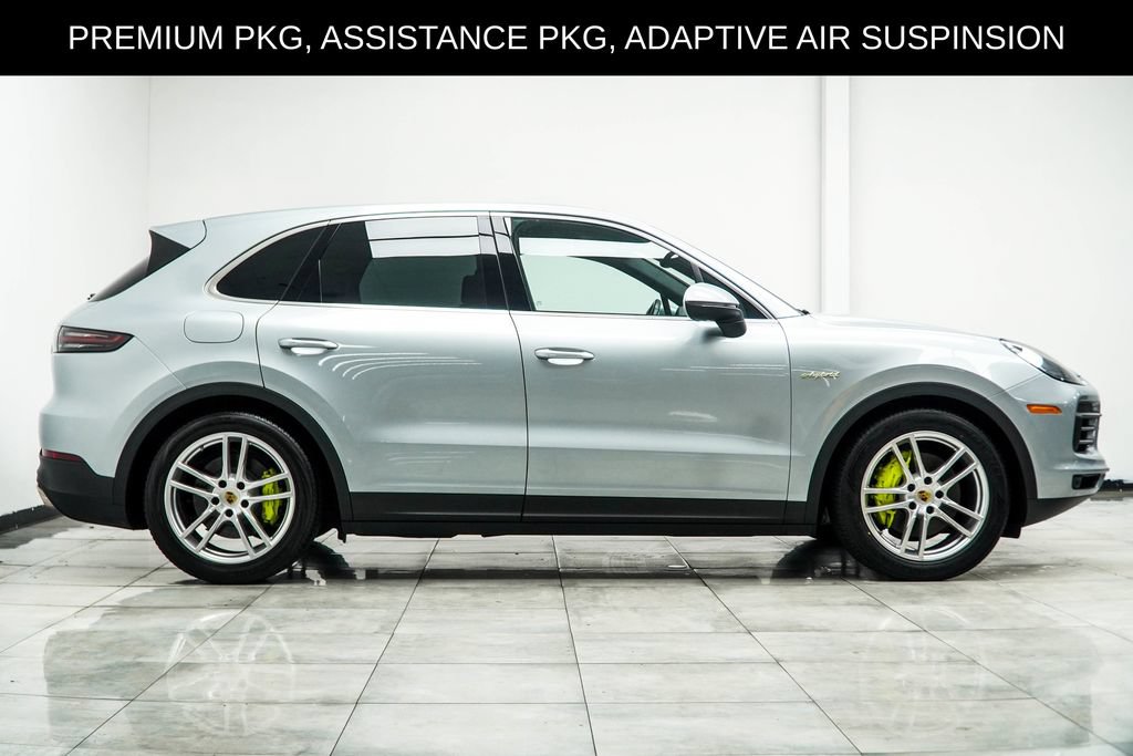 Used 2023 Porsche Cayenne w/ Premium Package AWD/4WD image 7