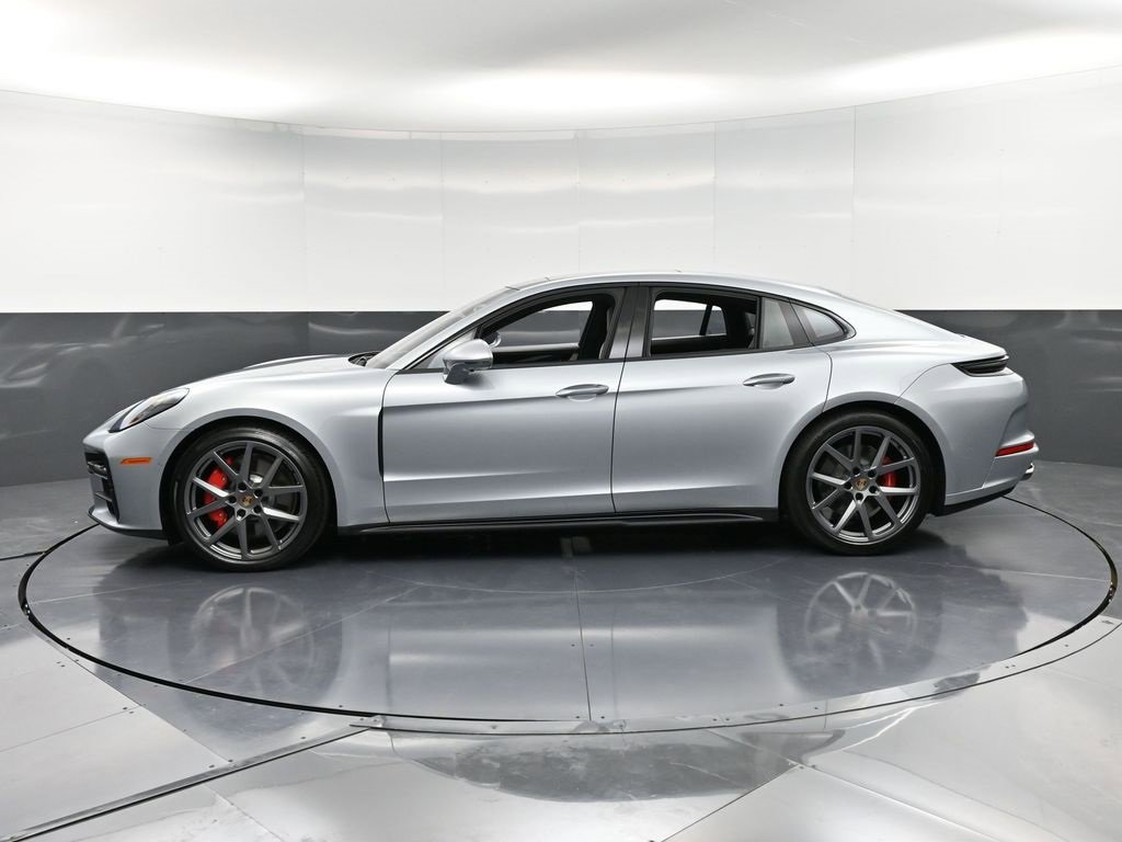 New 2026 Porsche Panamera GTS image 2