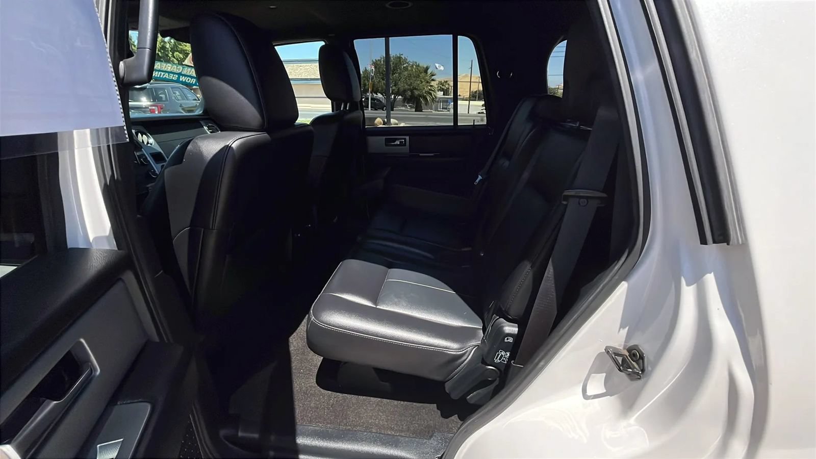Used 2016 Ford Expedition XLT w/ Equipment Group 201A RWD image 14