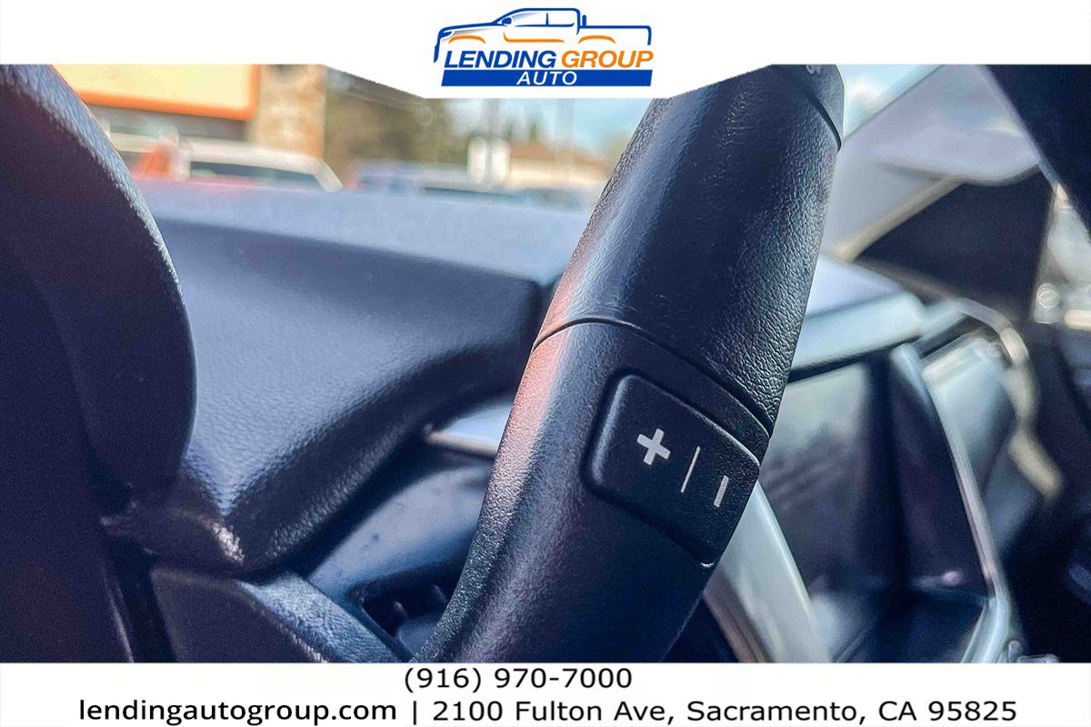 Used 2020 Chevrolet Suburban LT w/ Luxury Package image 19