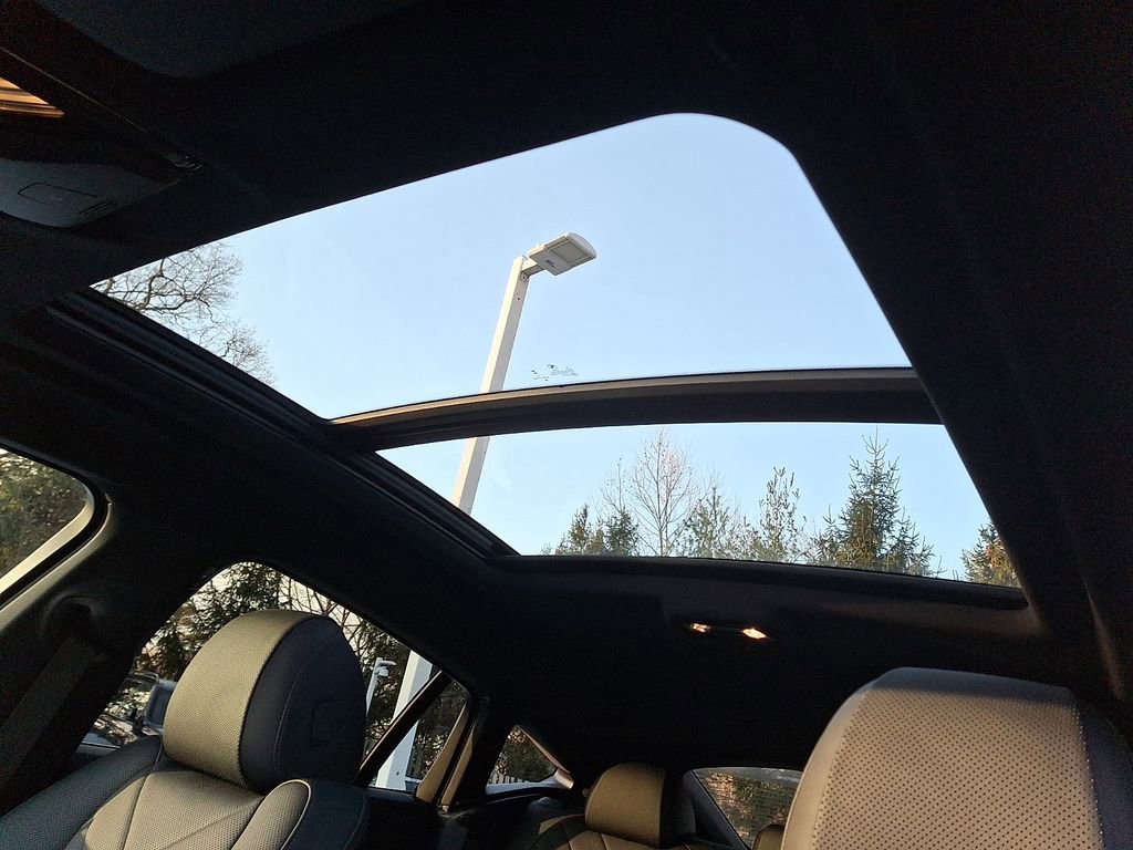 Certified 2024 BMW X6 xDrive40i w/ Premium Package image 11