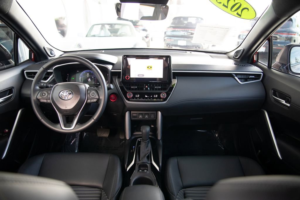 Used 2025 Toyota Corolla Cross AWD Hybrid w/ Convenience Package image 15