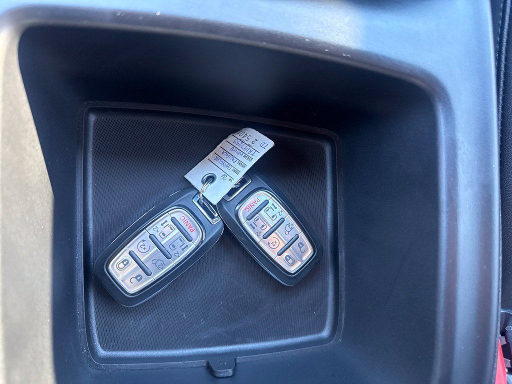 Used 2026 Chrysler Pacifica Select FWD image 25