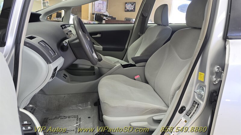Used 2010 Toyota Prius Two FWD image 12