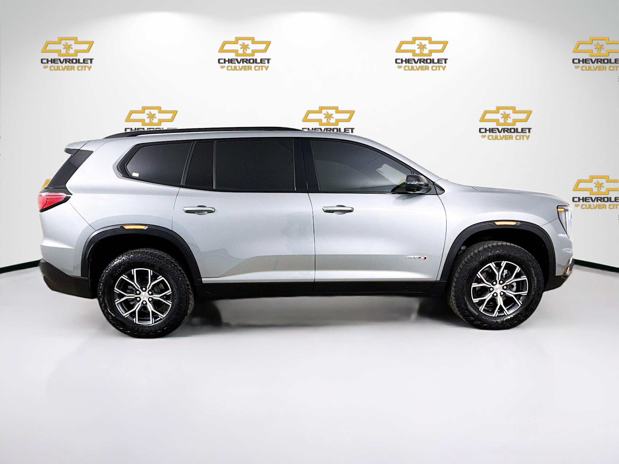 Used 2024 GMC Acadia AT4 w/ Luxury Package image 8