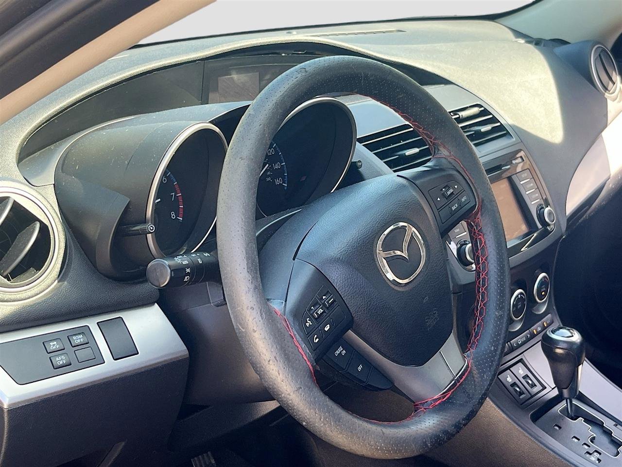 Used 2013 MAZDA MAZDA3 i Grand Touring w/ Tech Pkg image 9