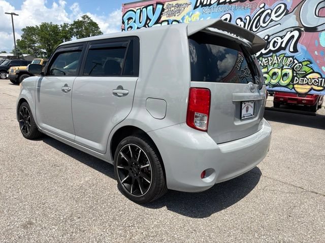 Used 2012 Scion xB FWD image 4