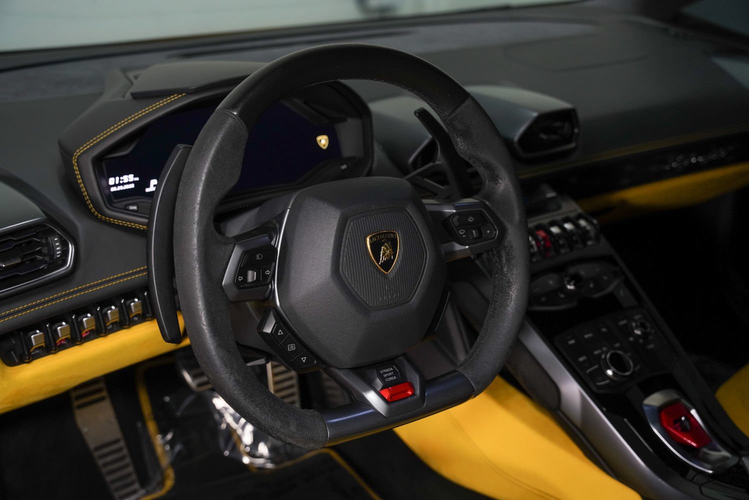 Used 2015 Lamborghini Huracan LP 610-4 AWD/4WD image 36