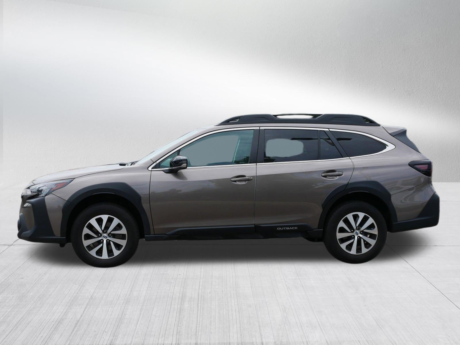 Used 2023 Subaru Outback Premium w/ Popular Package #1 AWD/4WD image 4