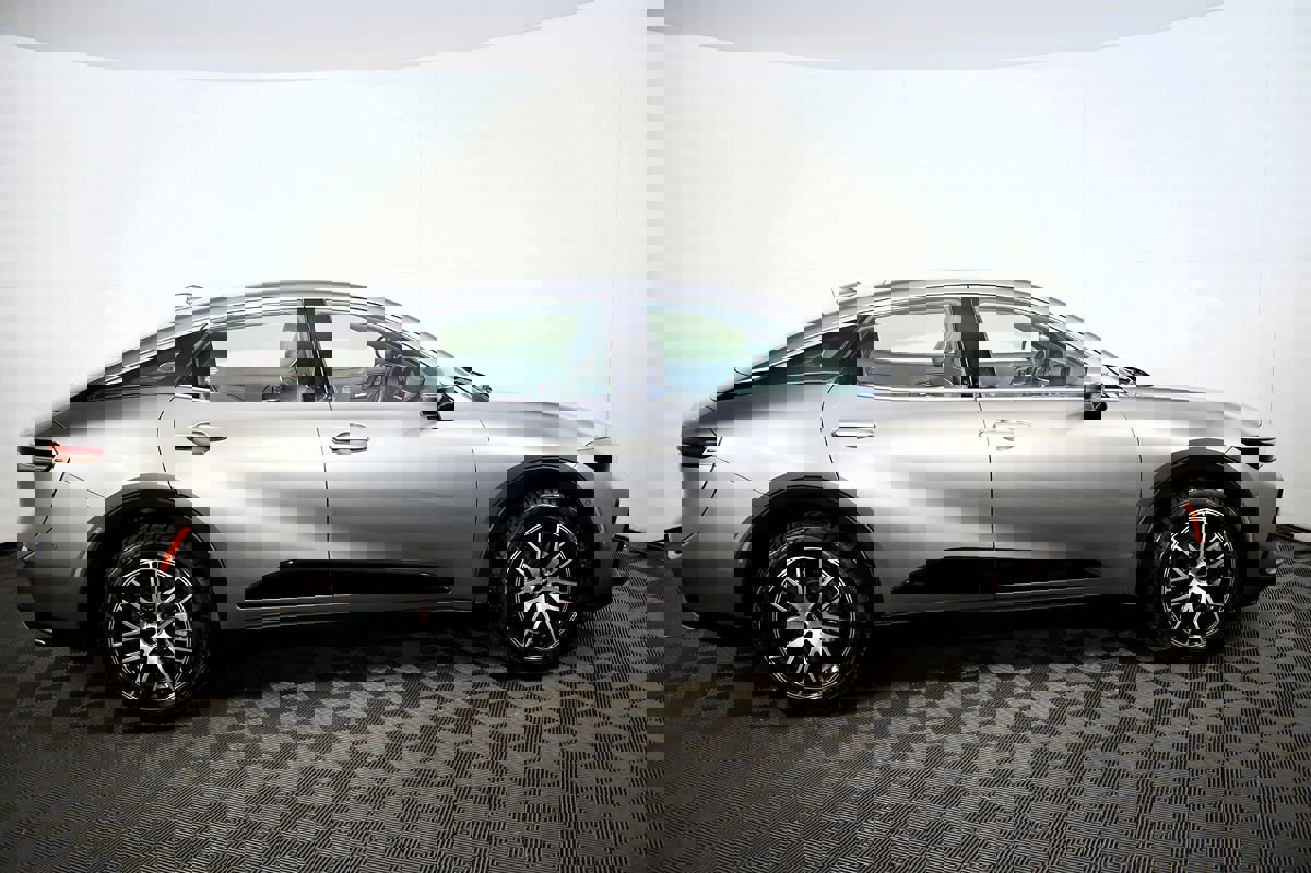 Used 2023 Toyota Crown Platinum image 6