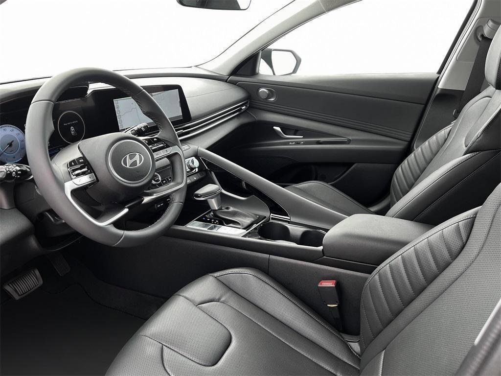 New 2025 Hyundai Elantra Limited image 14