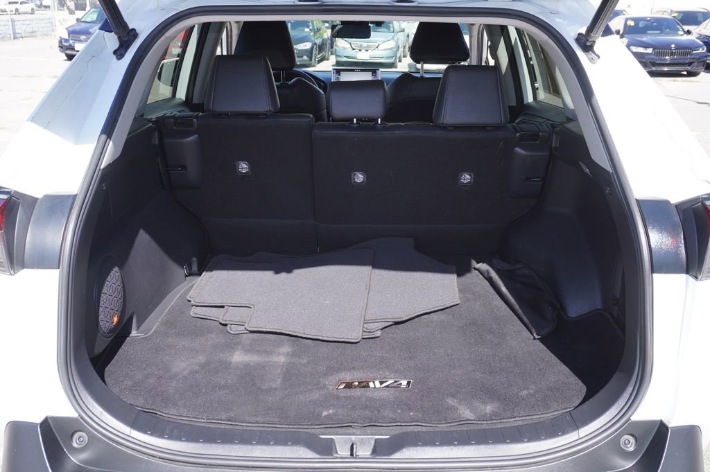 Used 2019 Toyota RAV4 Limited w/ Carpet Mat Package AWD/4WD image 8