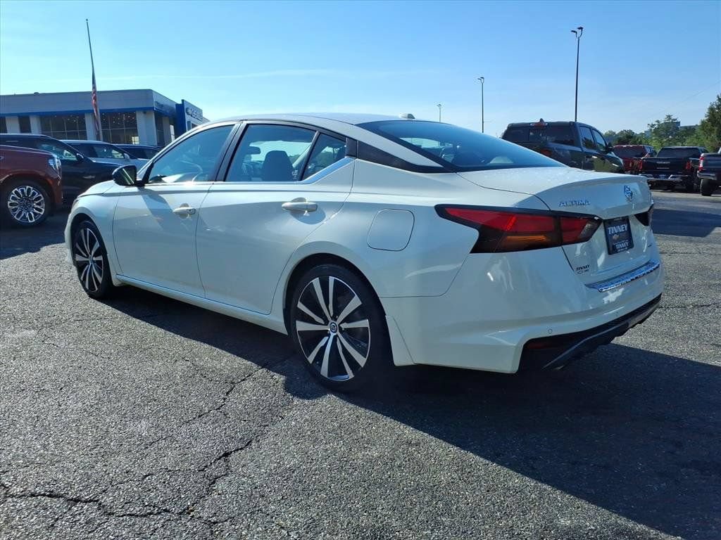 Used 2022 Nissan Altima 2.0 SR FWD image 5