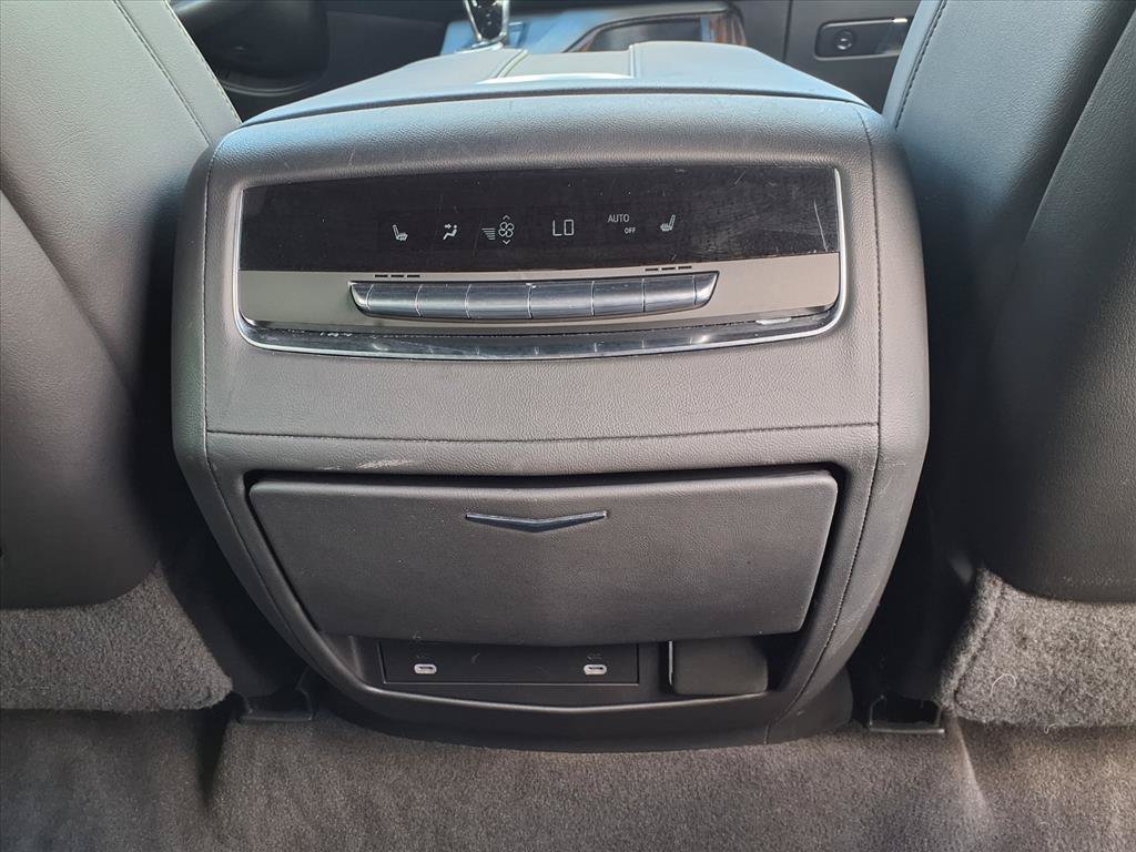 Used 2022 Cadillac Escalade Premium Luxury RWD image 15