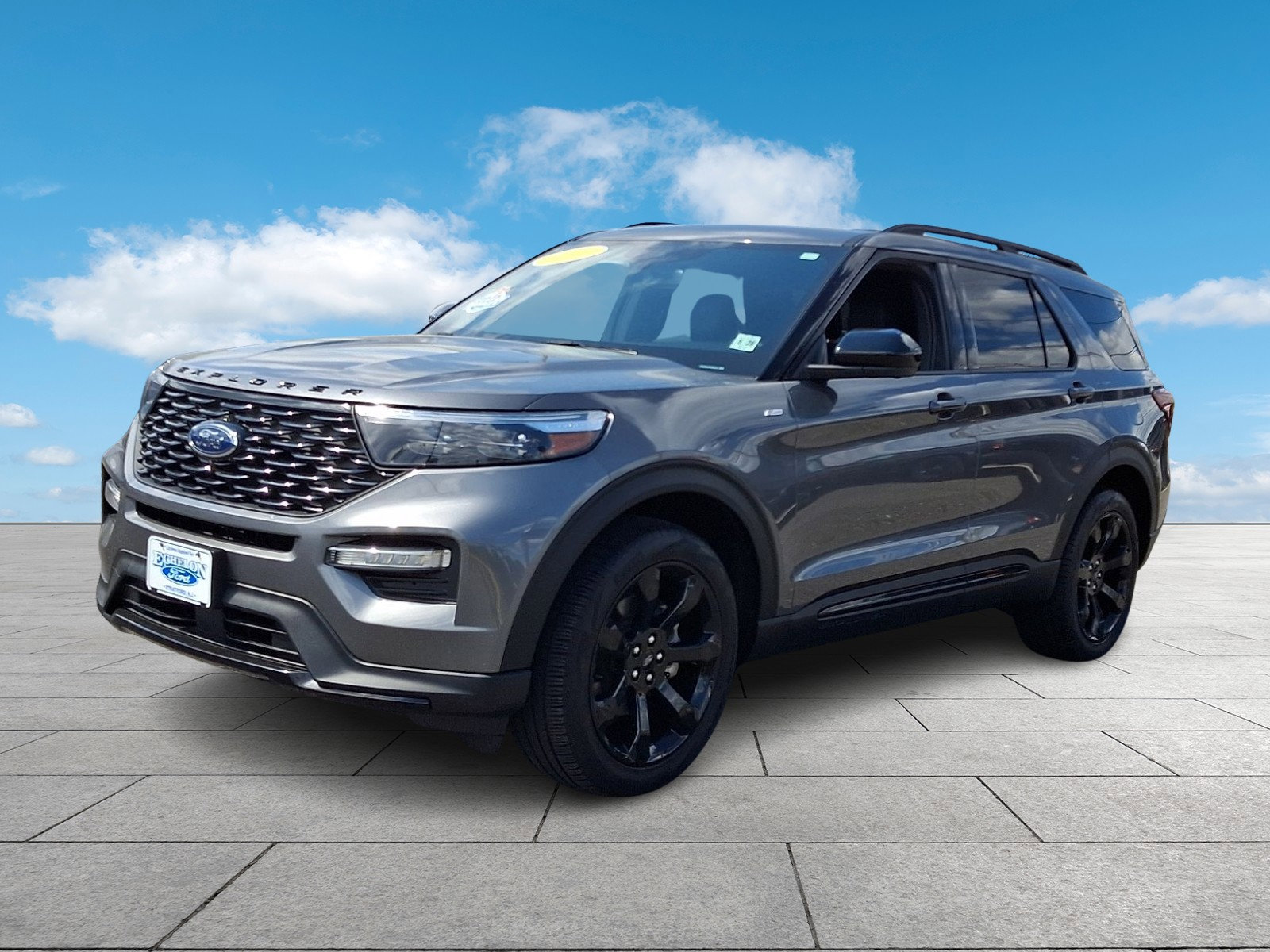 Certified 2023 Ford Explorer ST-Line w/ Class IV Trailer Tow Package image 3