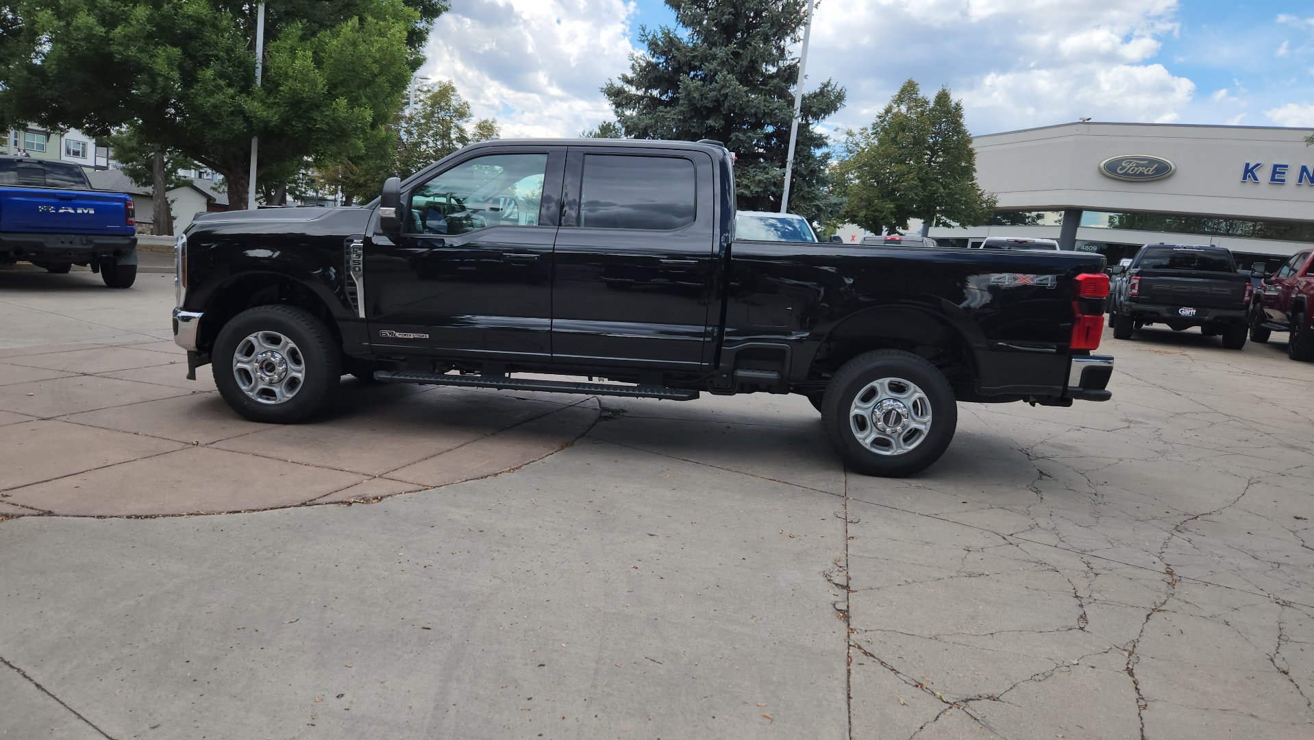 New 2026 Ford F350 XLT w/ XLT Premium Package AWD/4WD image 5