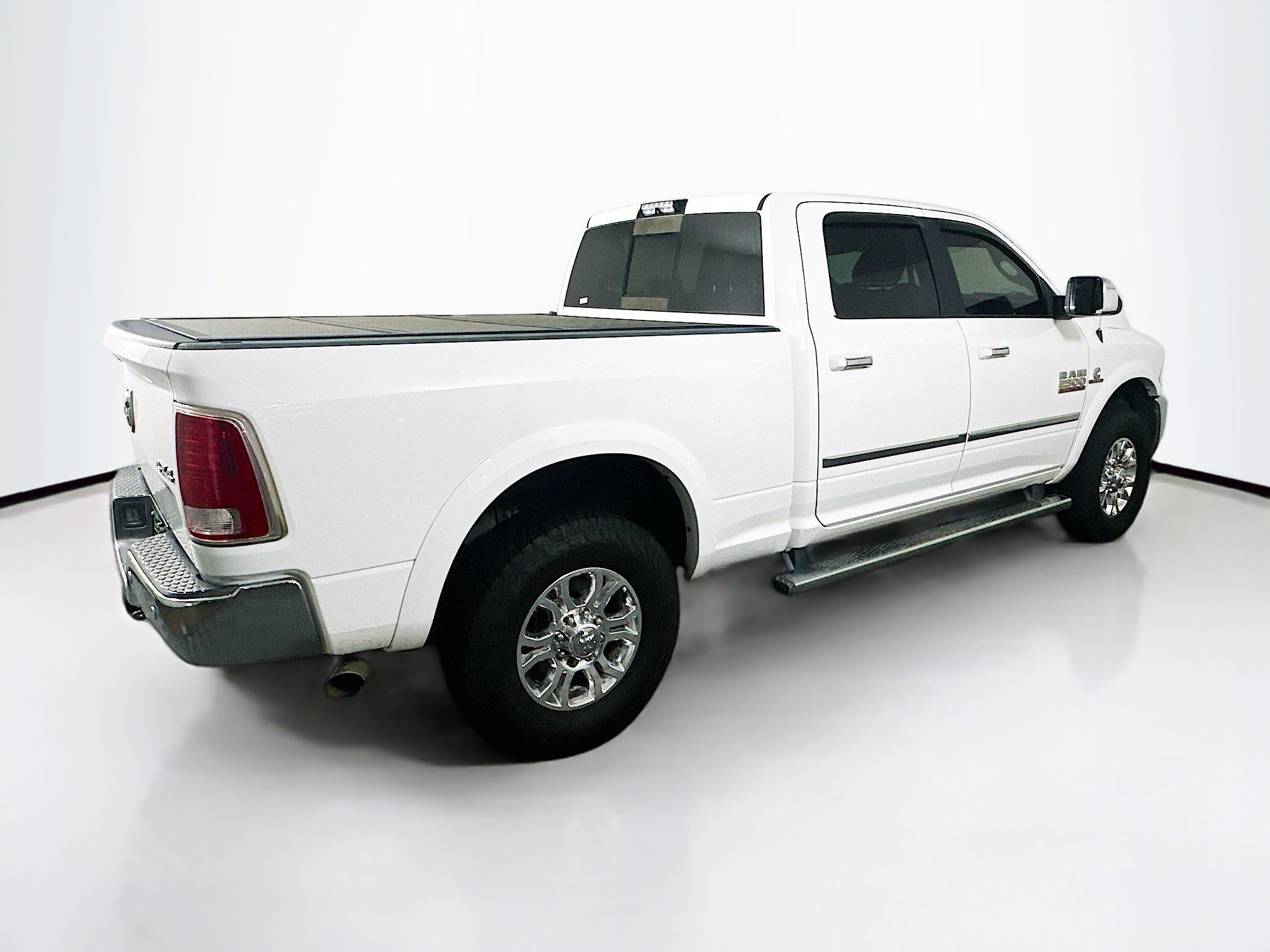 Used 2017 RAM 2500 Laramie AWD/4WD image 9
