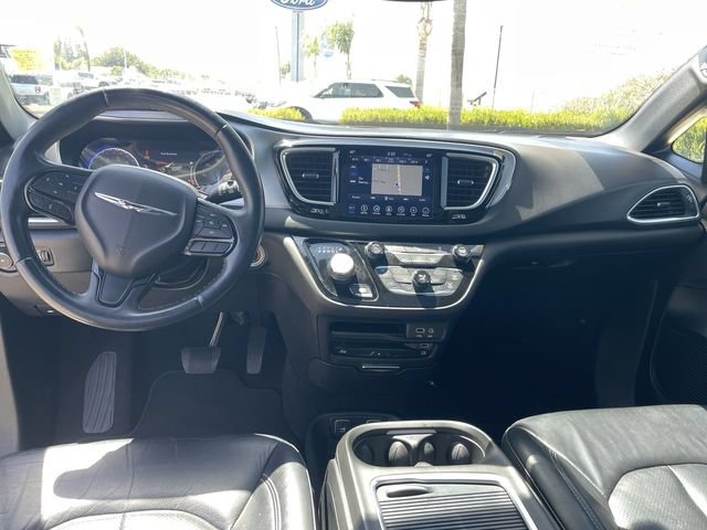 Used 2018 Chrysler Pacifica Touring-L Plus FWD image 20
