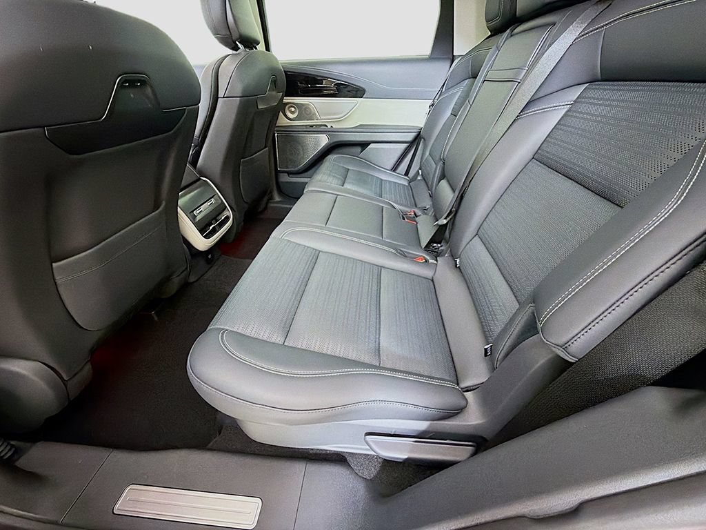 Used 2025 Lincoln Nautilus Reserve AWD/4WD image 29