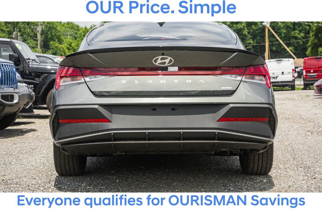New 2025 Hyundai Elantra SEL image 5