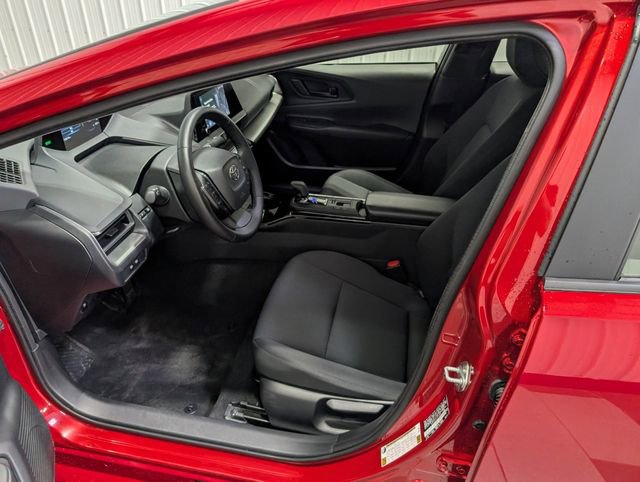 Used 2025 Toyota Prius LE FWD image 14
