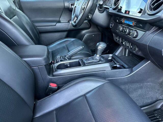Used 2019 Toyota Tacoma TRD Sport w/ TRD Premium Sport Package RWD image 17