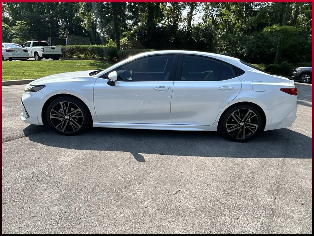 Used 2025 Toyota Camry Hybrid FWD image 4