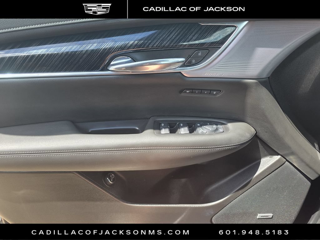 Certified 2024 Cadillac XT6 Premium Luxury w/ LPO, Floor Liner Package AWD/4WD image 23