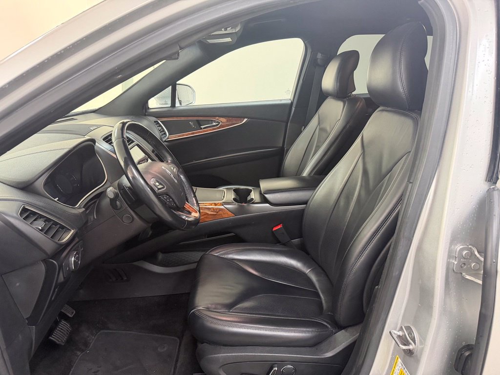 Used 2018 Lincoln MKX Select w/ Select Plus Package AWD/4WD image 14