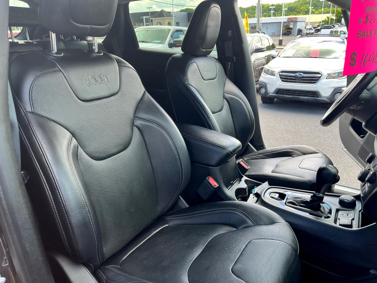Used 2019 Jeep Cherokee Limited image 18