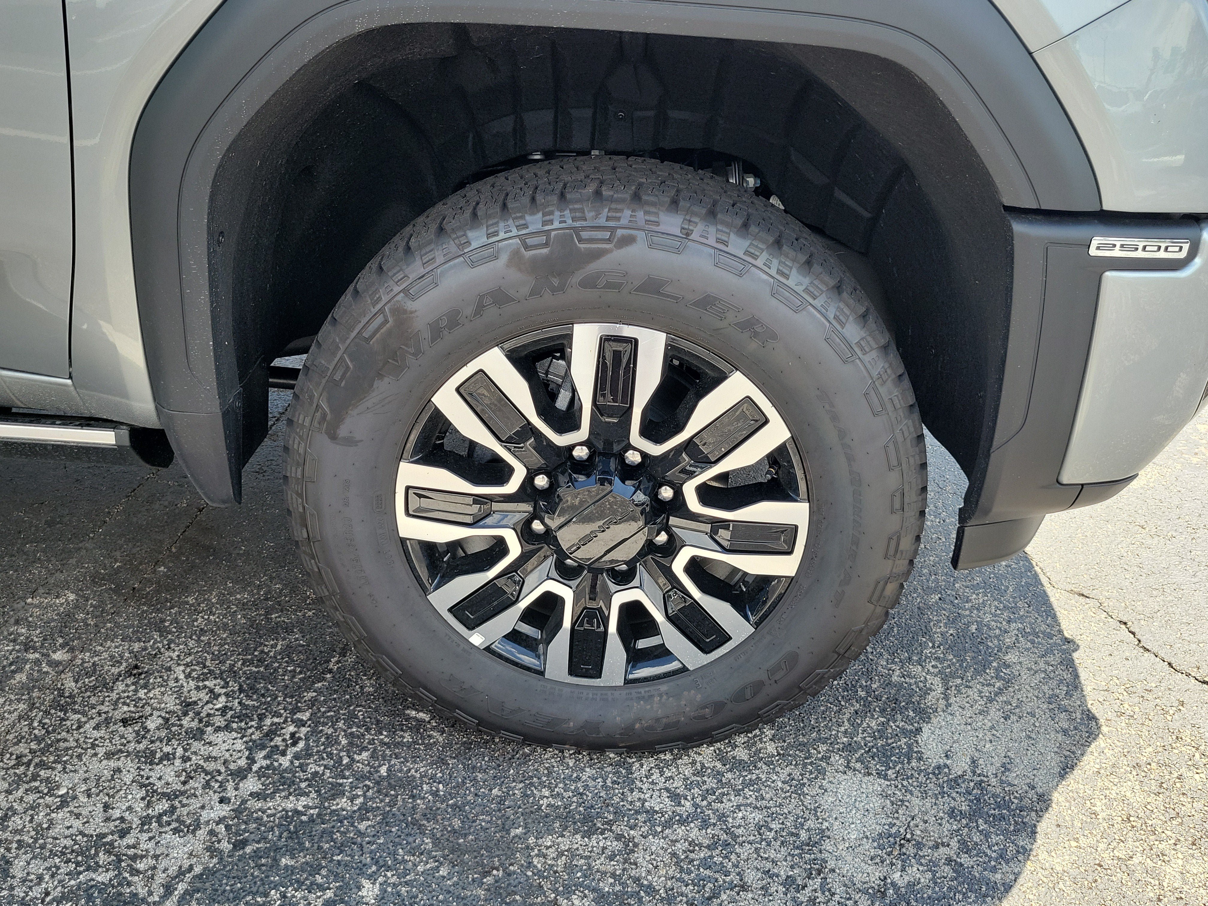 New 2026 GMC Sierra 2500 Denali Ultimate AWD/4WD image 4