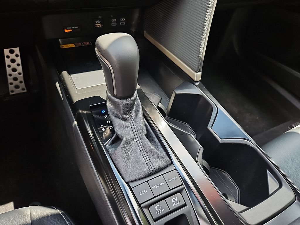 Used 2025 Toyota Camry SE AWD/4WD image 14
