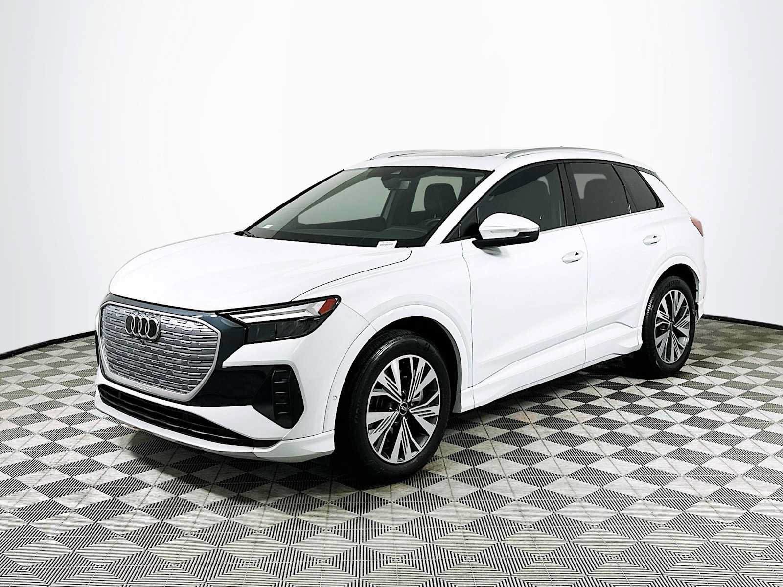 Certified 2023 Audi Q4 e-tron Premium Plus w/ Premium Plus RWD image 3