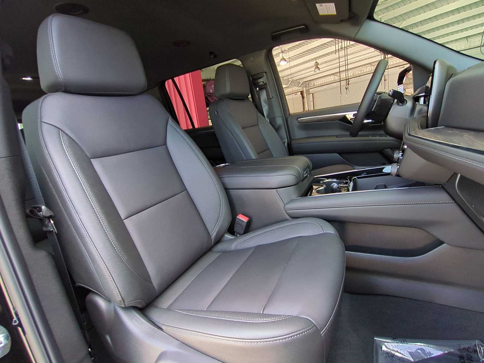 New 2026 Chevrolet Suburban LT RWD image 27