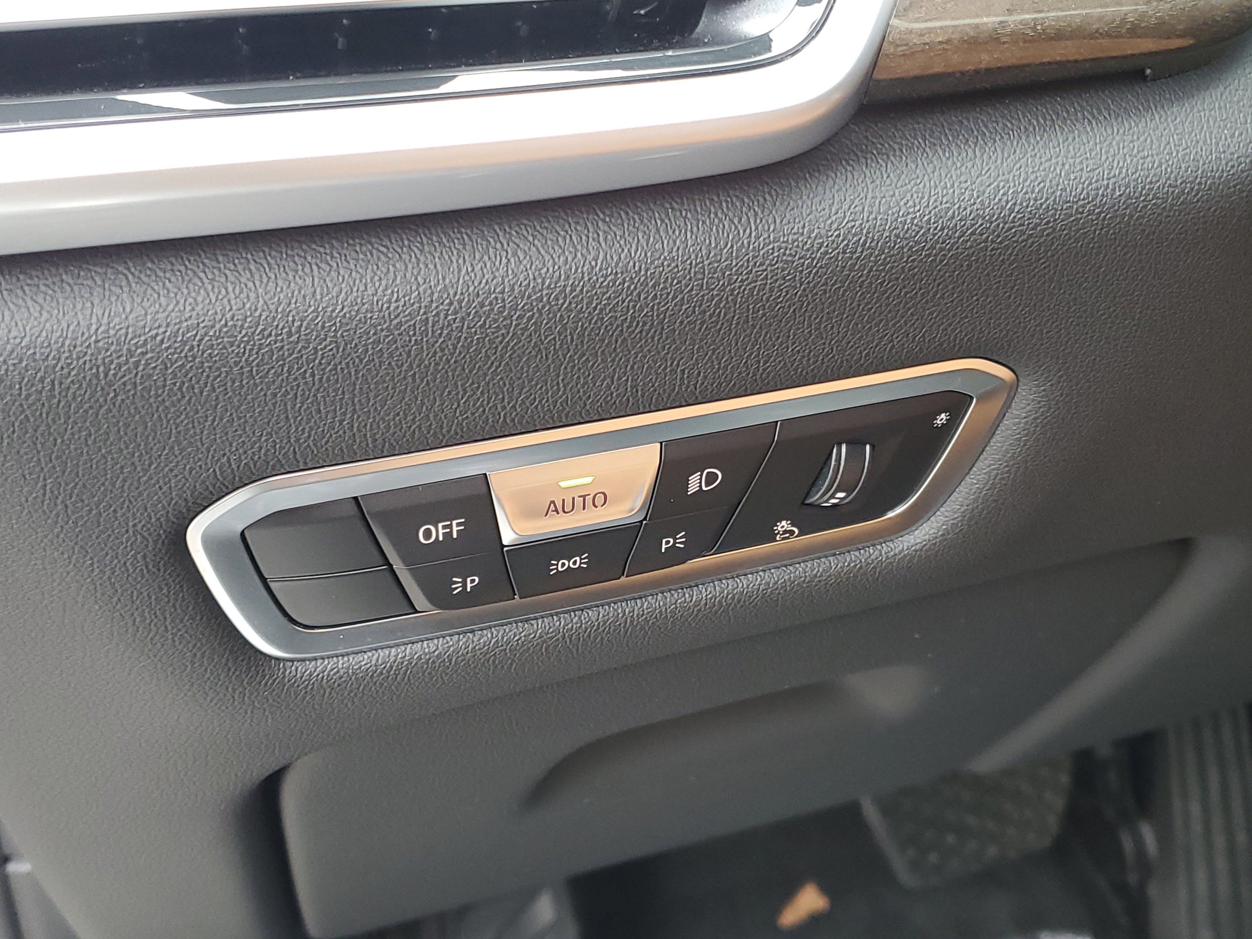 Used 2023 BMW X6 xDrive40i w/ Climate Comfort Package image 11