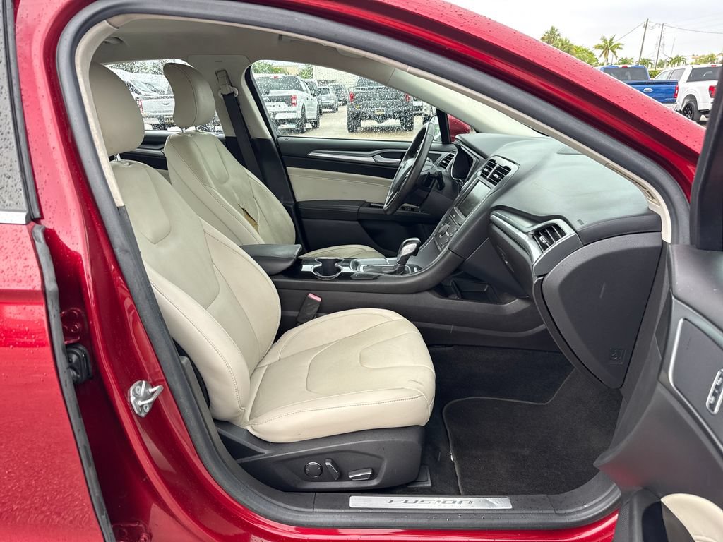 Used 2016 Ford Fusion Titanium FWD image 22