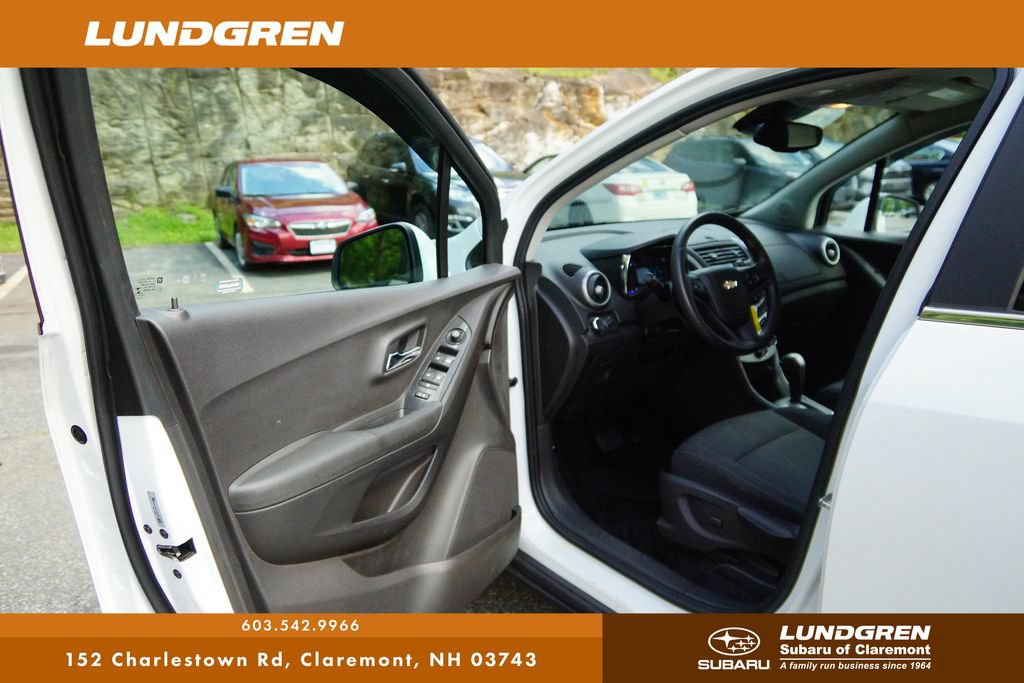 Used 2016 Chevrolet Trax LT w/ LPO, Protection Package AWD/4WD image 10