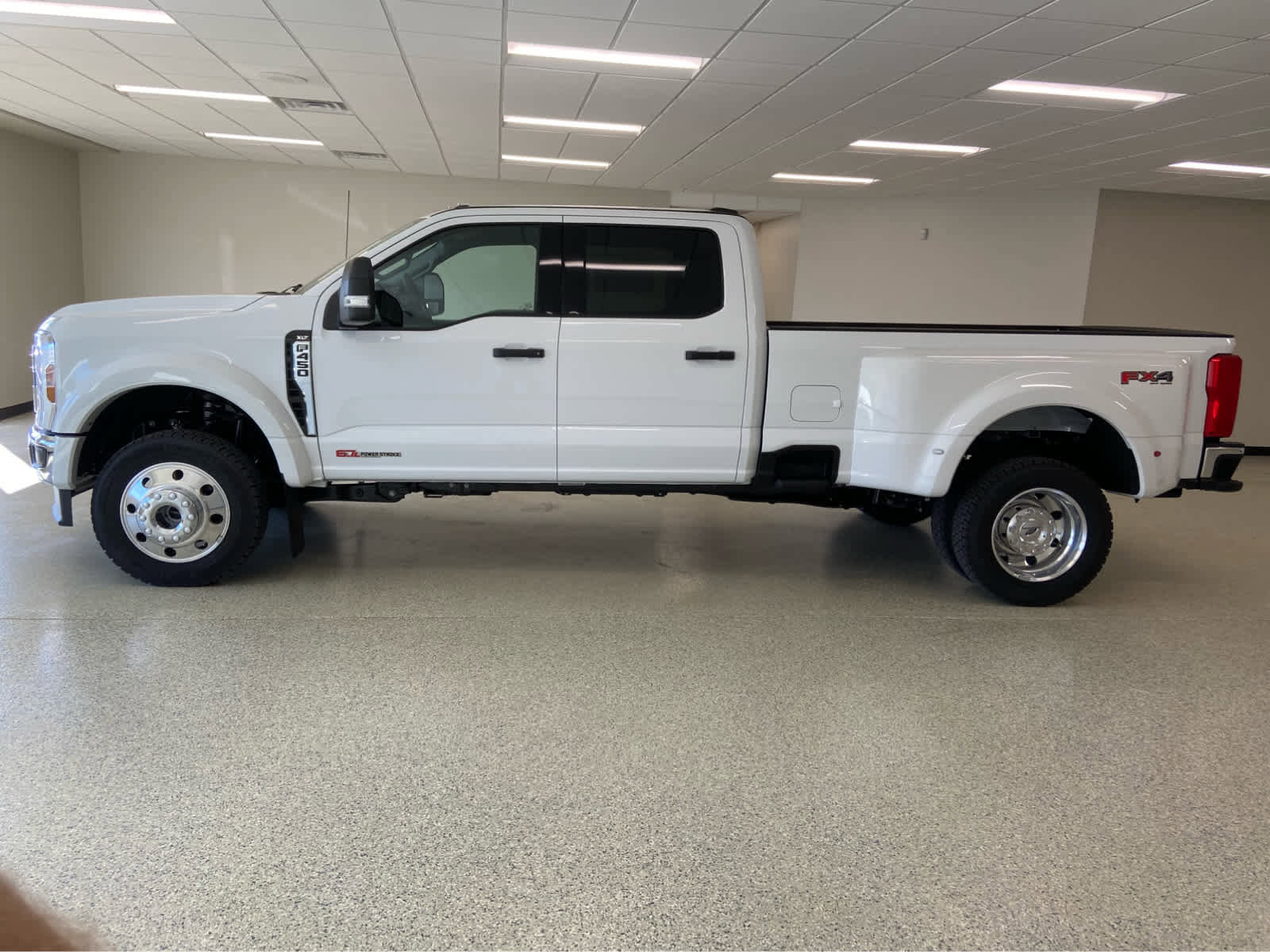 New 2026 Ford F450 XLT w/ FX4 Off-Road Package image 9