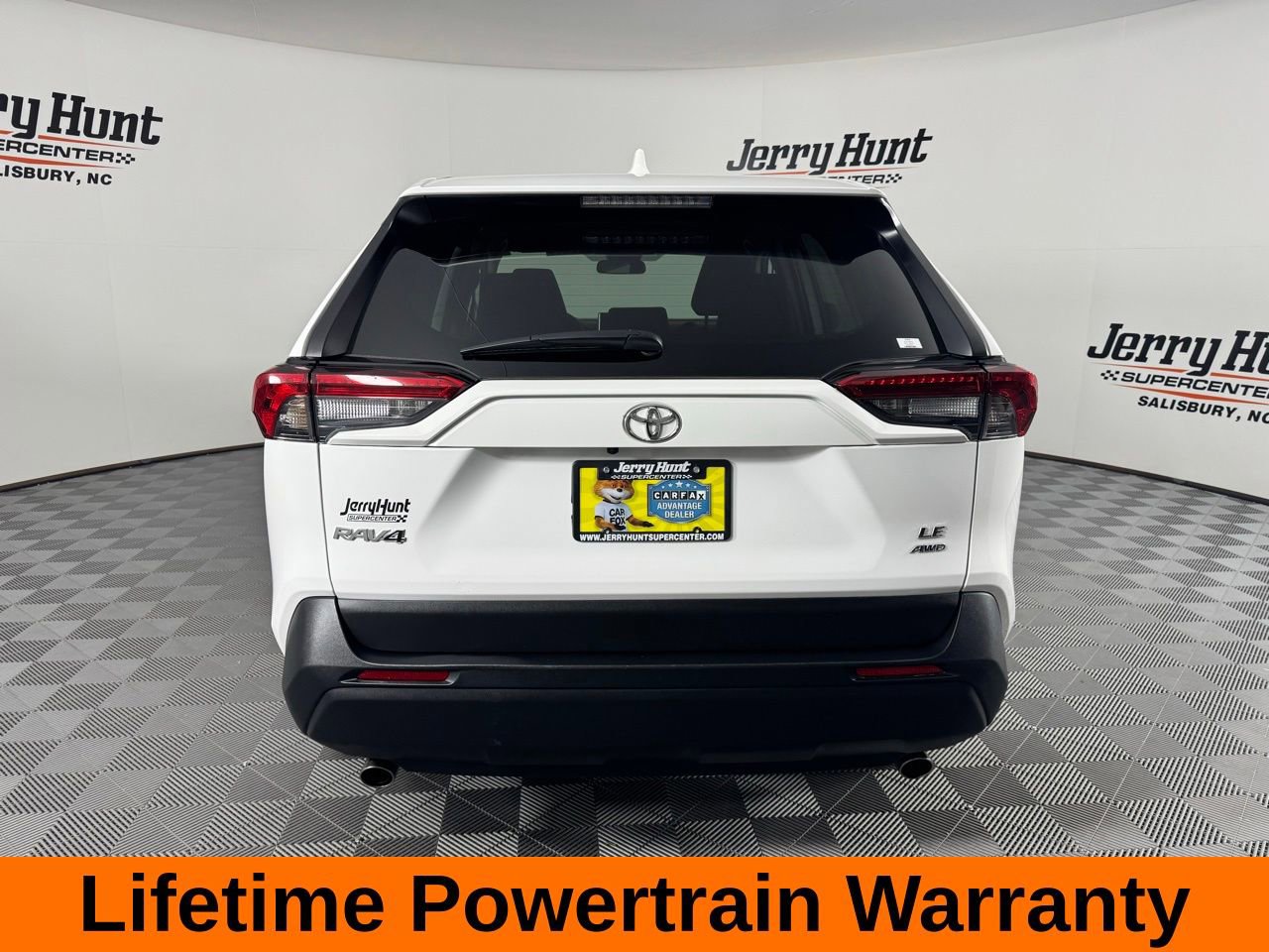 Used 2025 Toyota RAV4 LE image 8