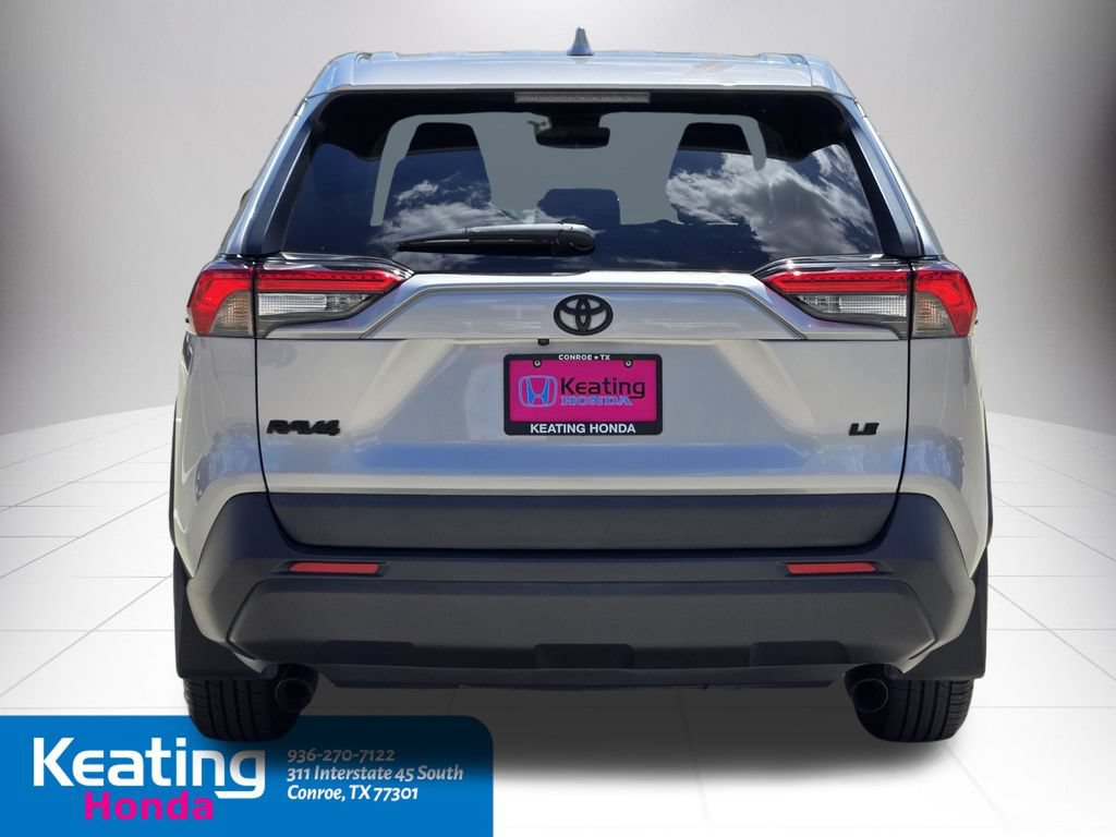 Used 2023 Toyota RAV4 LE FWD image 7