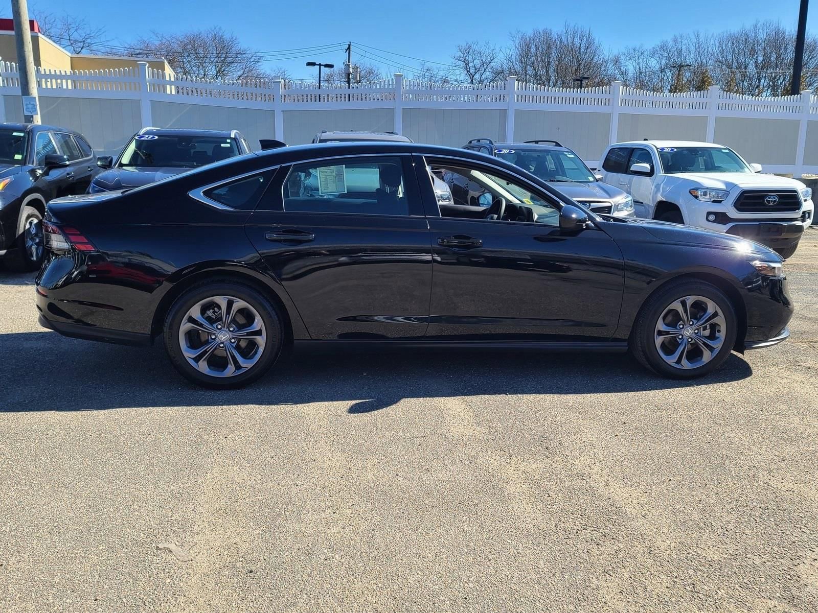 Used 2023 Honda Accord EX image 9