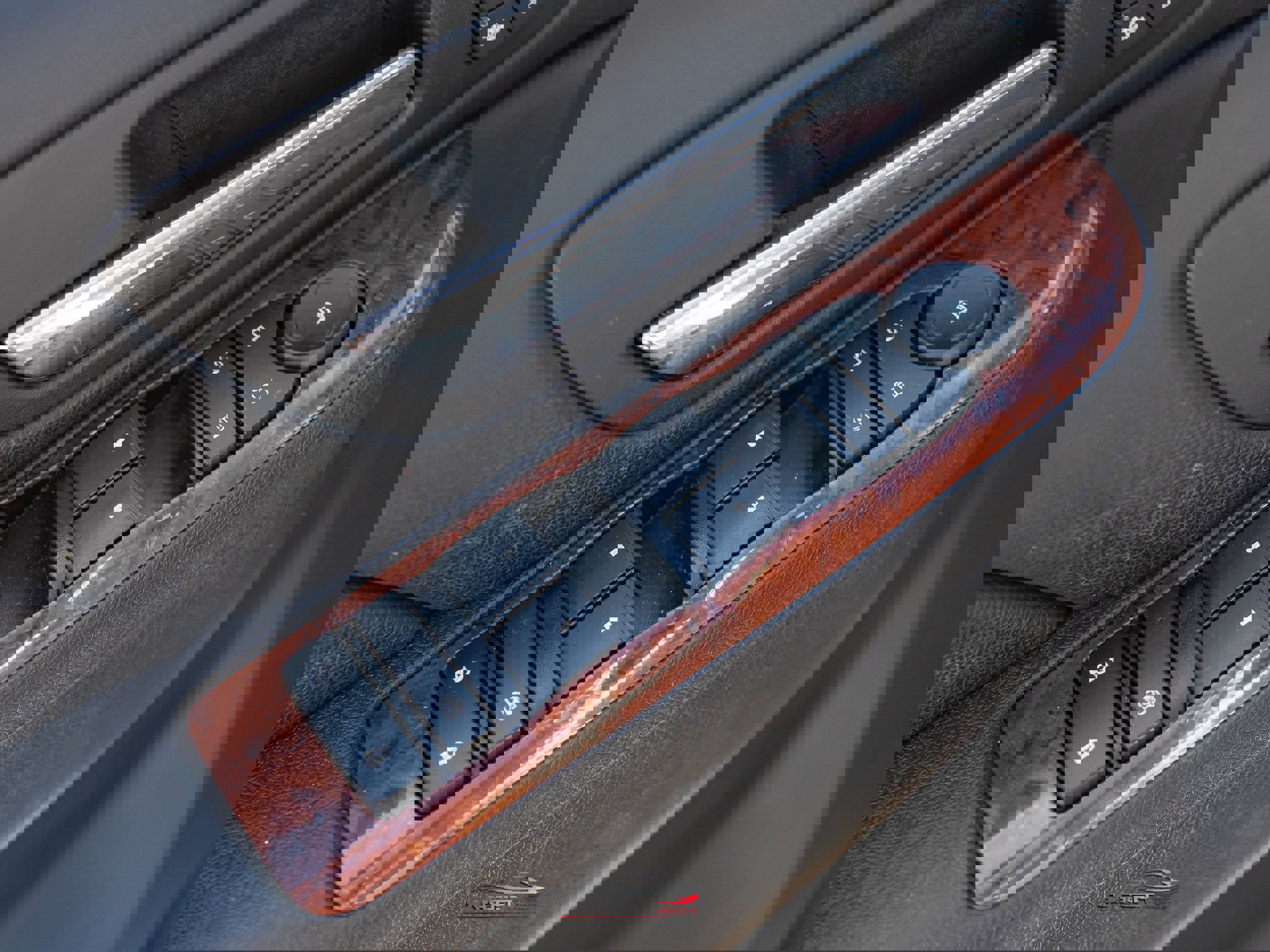 Used 2013 Chevrolet Avalanche LTZ image 38