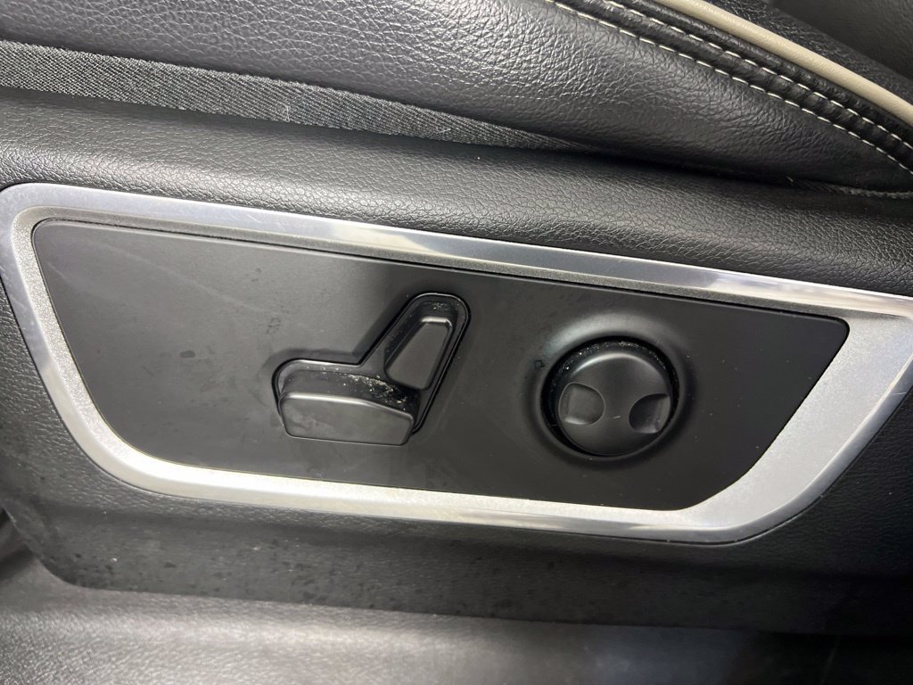 Used 2023 RAM 1500 Laramie AWD/4WD image 19