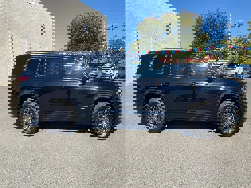 Used 2025 GMC Acadia Elevation image 6