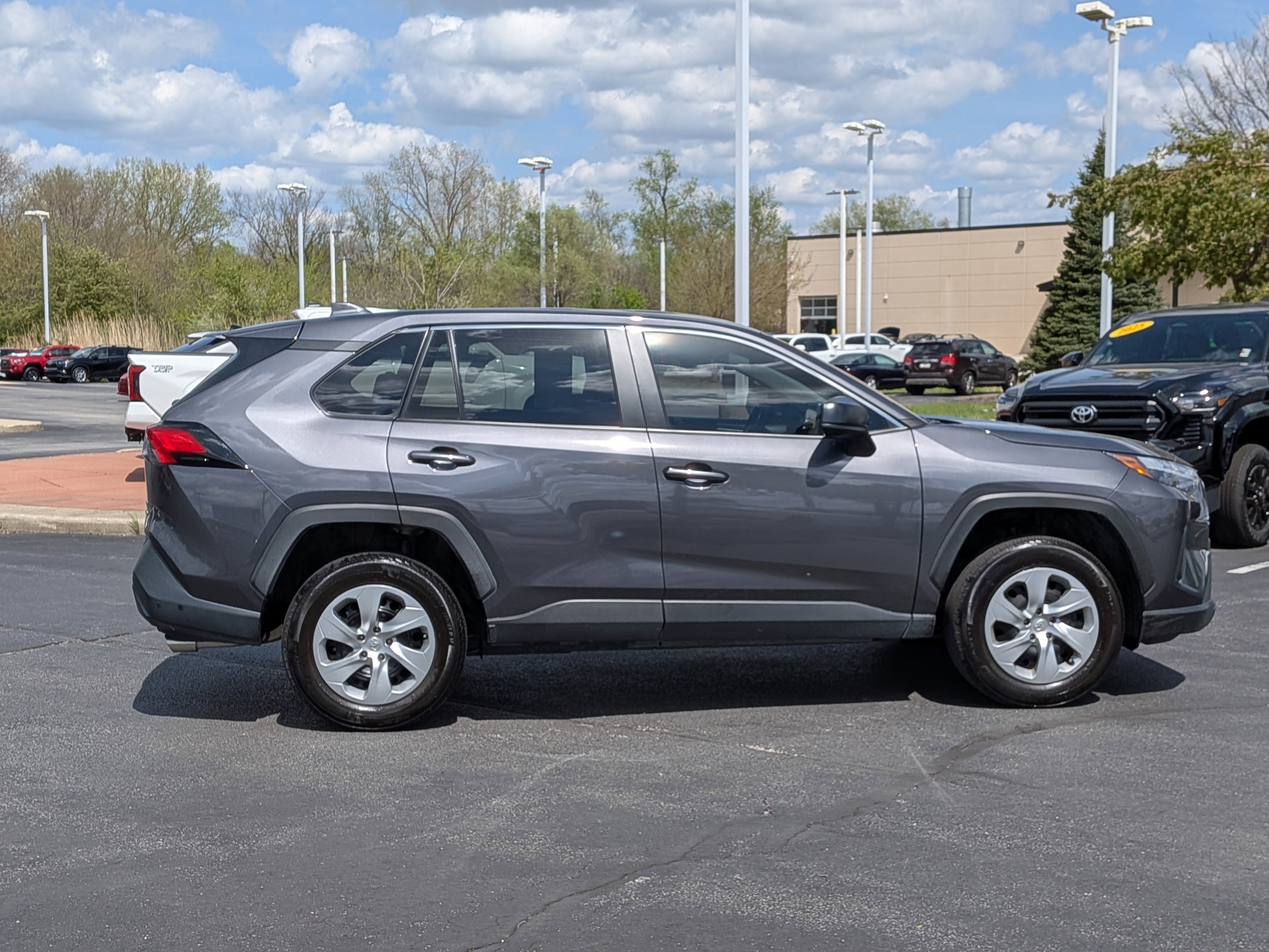 Certified 2023 Toyota RAV4 LE AWD/4WD image 9