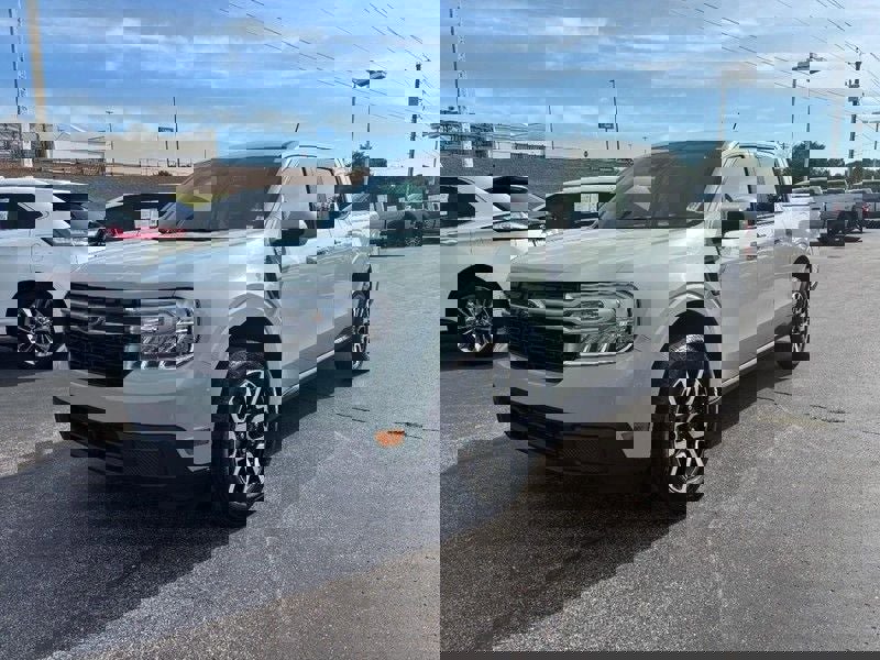 Used 2023 Ford Maverick Lariat w/ Lariat Luxury Package image 7