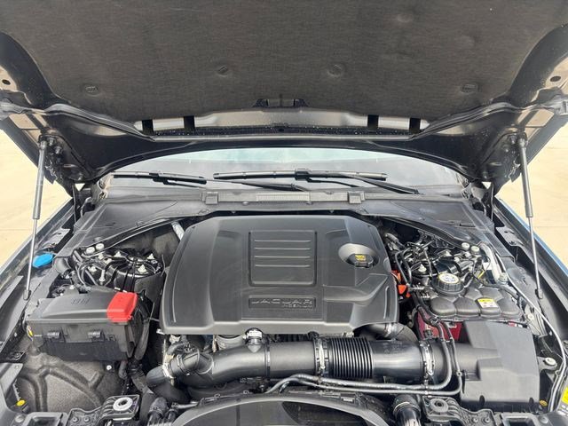 New 2024 Jaguar XF R-Dynamic SE AWD/4WD image 23