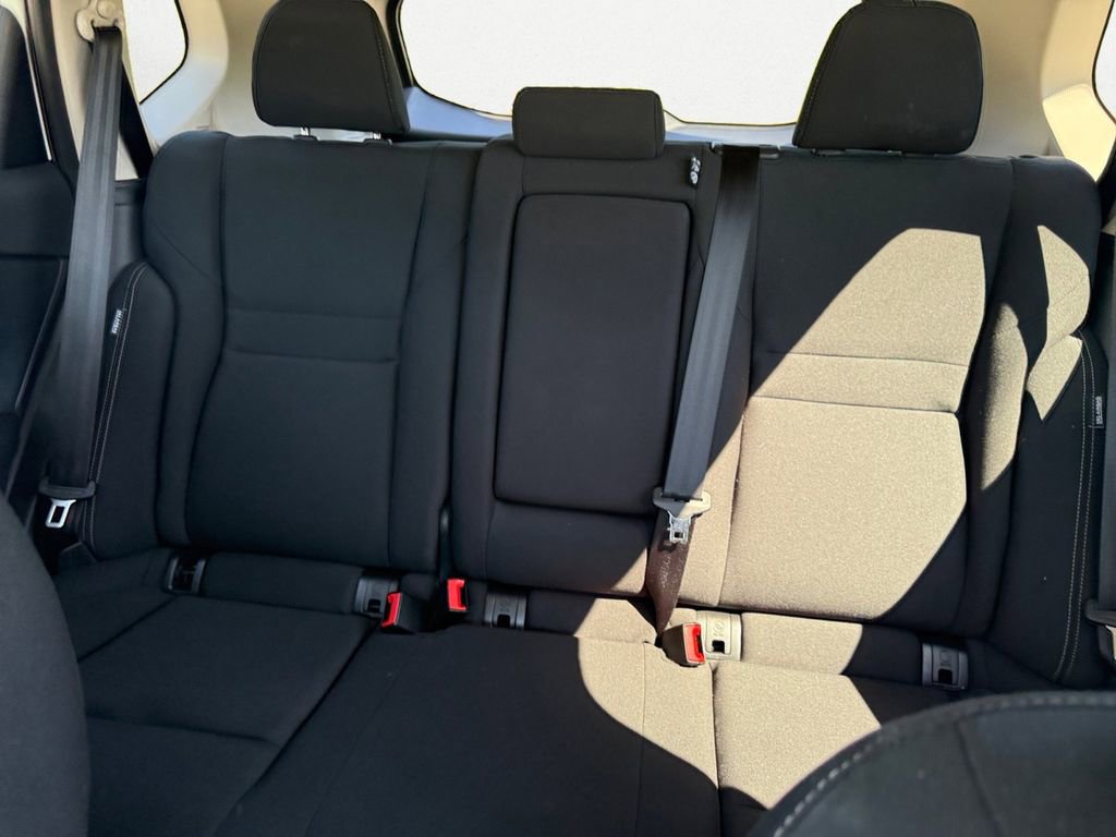 Used 2024 Nissan Rogue S FWD image 13